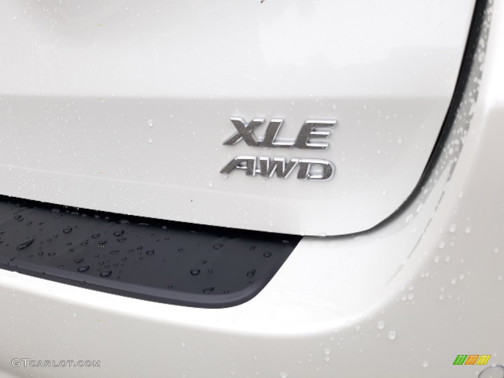 2020 Toyota Sienna XLE AWD Marks and Logos Photo #139444491