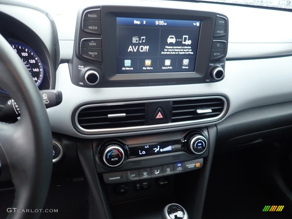 2019 Hyundai Kona Limited AWD Controls Photos