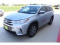 Front 3/4 View of 2018 Highlander XLE