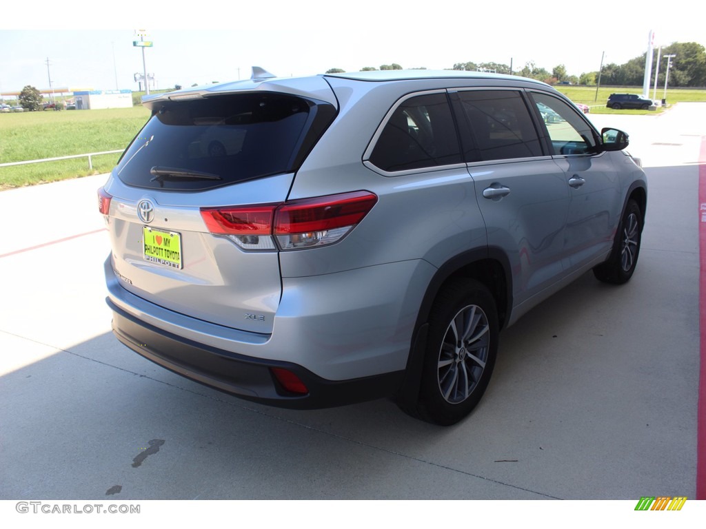 2018 Highlander XLE - Celestial Silver Metallic / Black photo #8