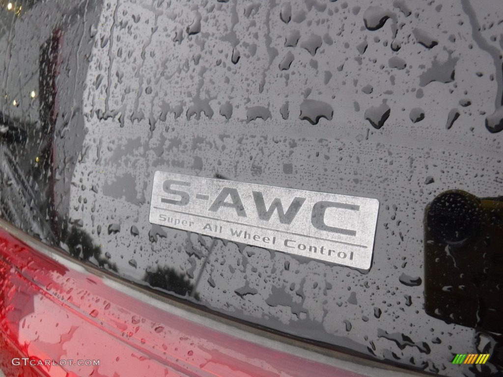 2016 Mitsubishi Outlander SEL S-AWC Marks and Logos Photos