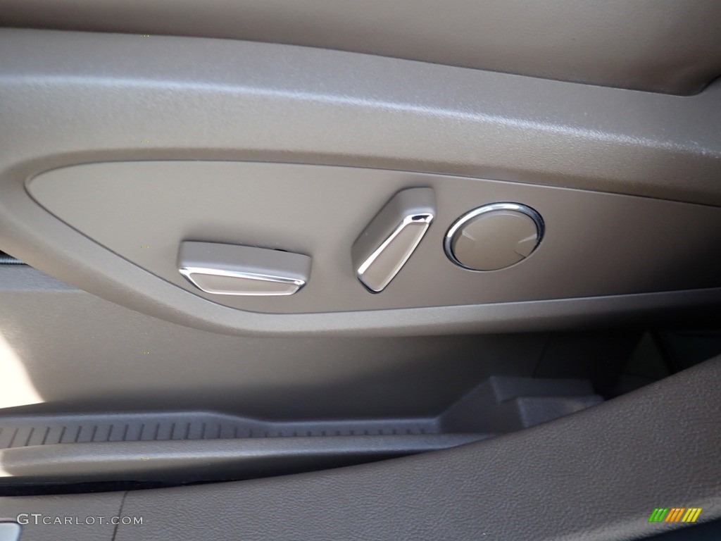 2017 Lincoln MKX Reserve AWD Front Seat Photo #139459268