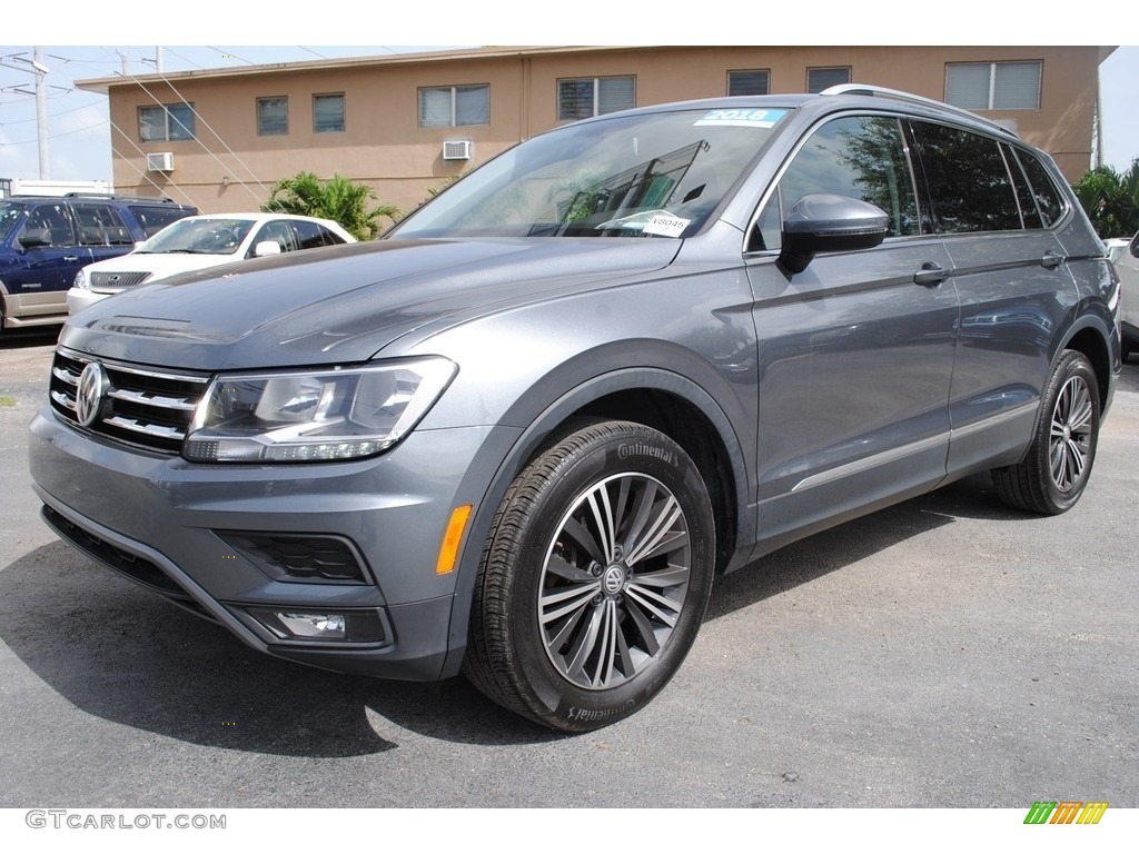 Platinum Gray Metallic 2018 Volkswagen Tiguan SEL Exterior Photo #139459883