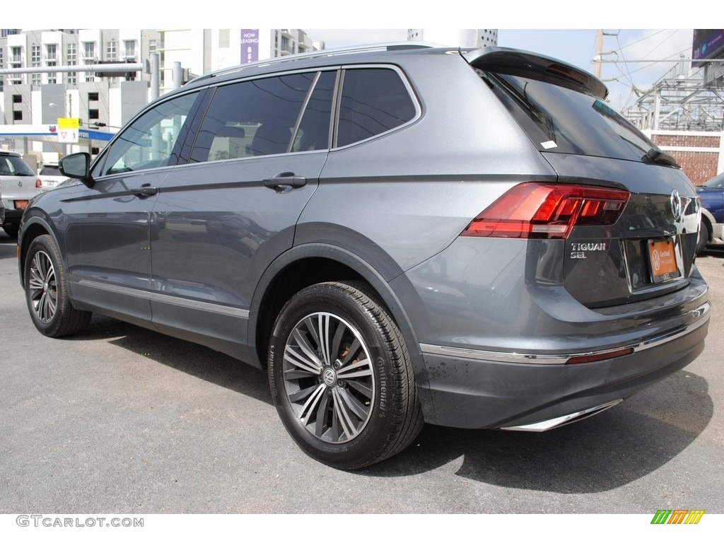 Platinum Gray Metallic 2018 Volkswagen Tiguan SEL Exterior Photo #139459925