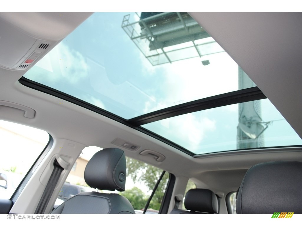 2018 Volkswagen Tiguan SEL Sunroof Photo #139460061