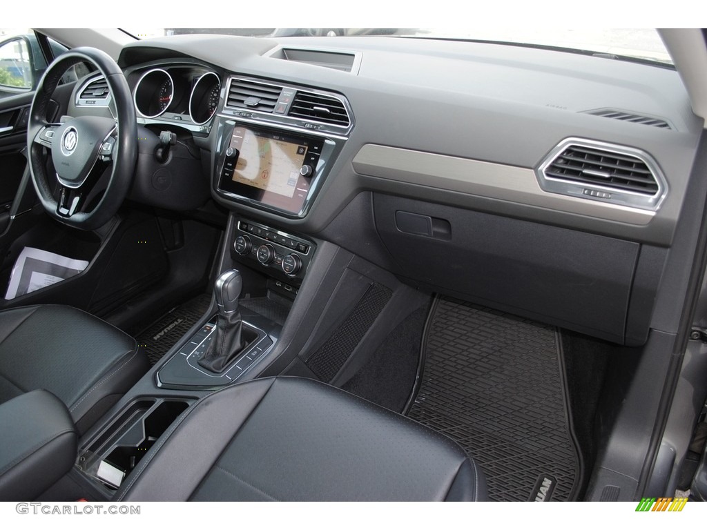 2018 Volkswagen Tiguan SEL Titan Black Dashboard Photo #139460177
