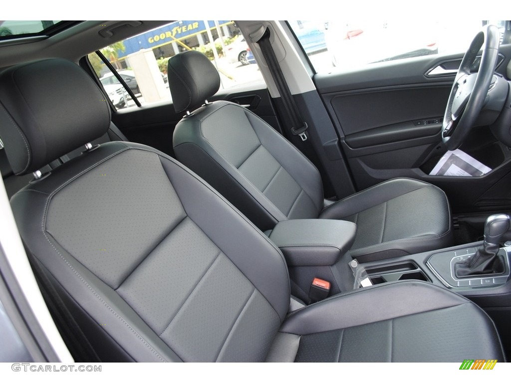 2018 Volkswagen Tiguan SEL Front Seat Photo #139460201
