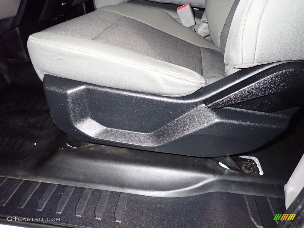 2015 F150 XL SuperCab 4x4 - Oxford White / Medium Earth Gray photo #16