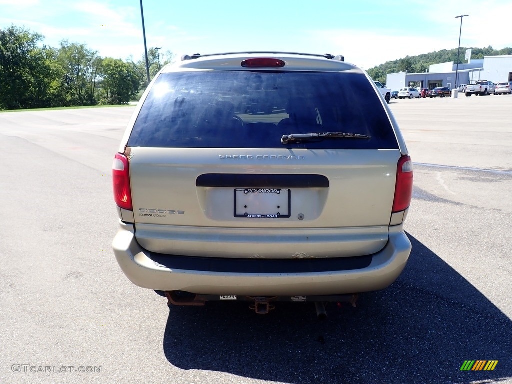 2005 Grand Caravan SE - Linen Gold Metallic / Dark Khaki/Light Graystone photo #9