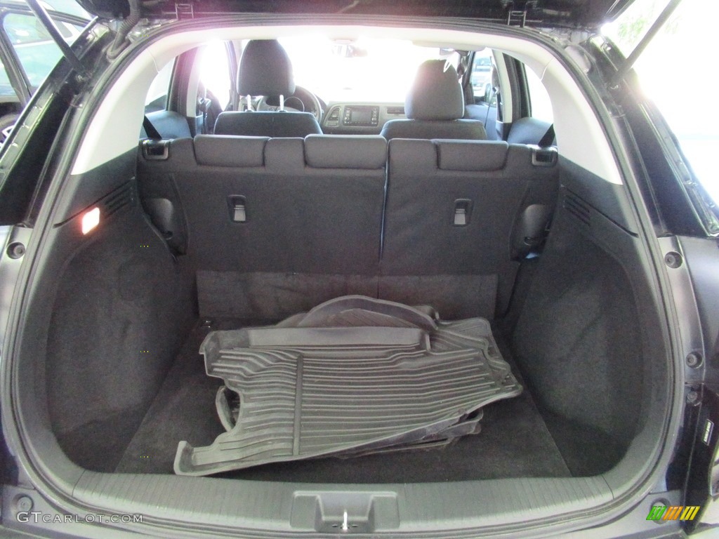 2018 Honda HR-V LX Trunk Photos