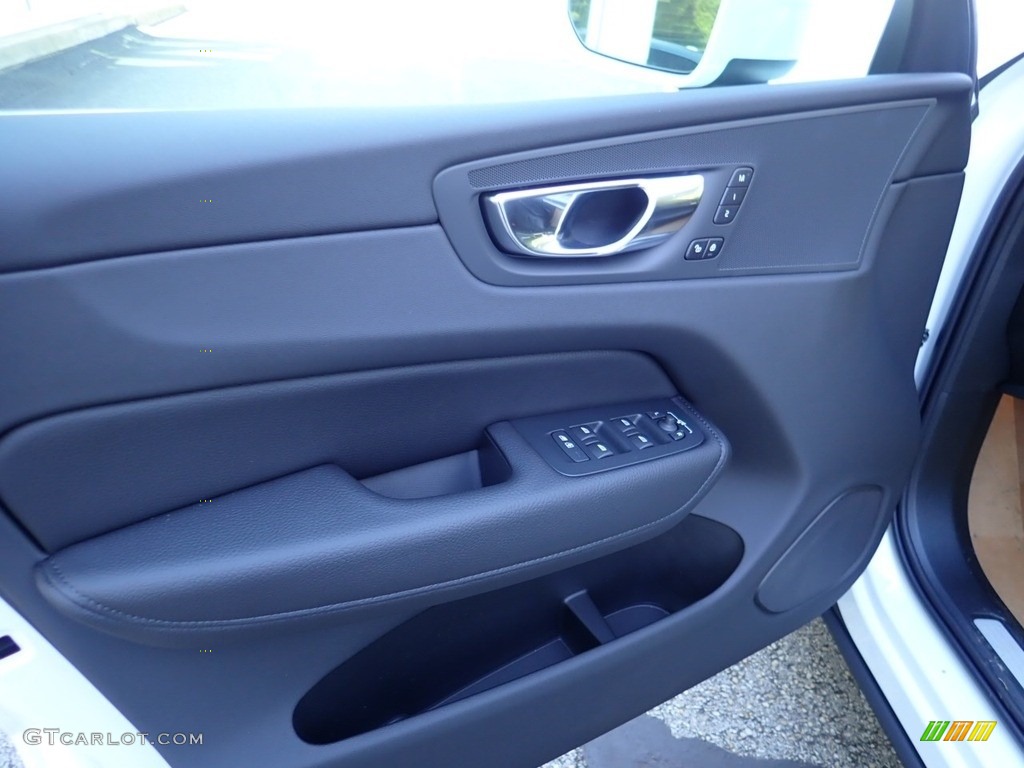 2021 Volvo XC60 T5 AWD Momentum Charcoal Door Panel Photo #139469242