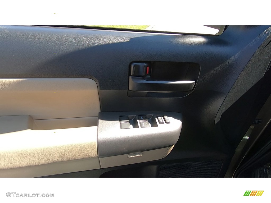 2014 Sequoia SR5 4x4 - Pyrite Mica / Sand Beige photo #13