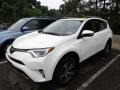 Super White - RAV4 XLE Photo No. 1