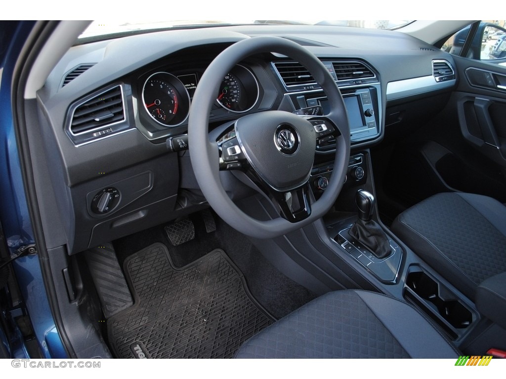 2018 Volkswagen Tiguan S Titan Black Dashboard Photo #139479156