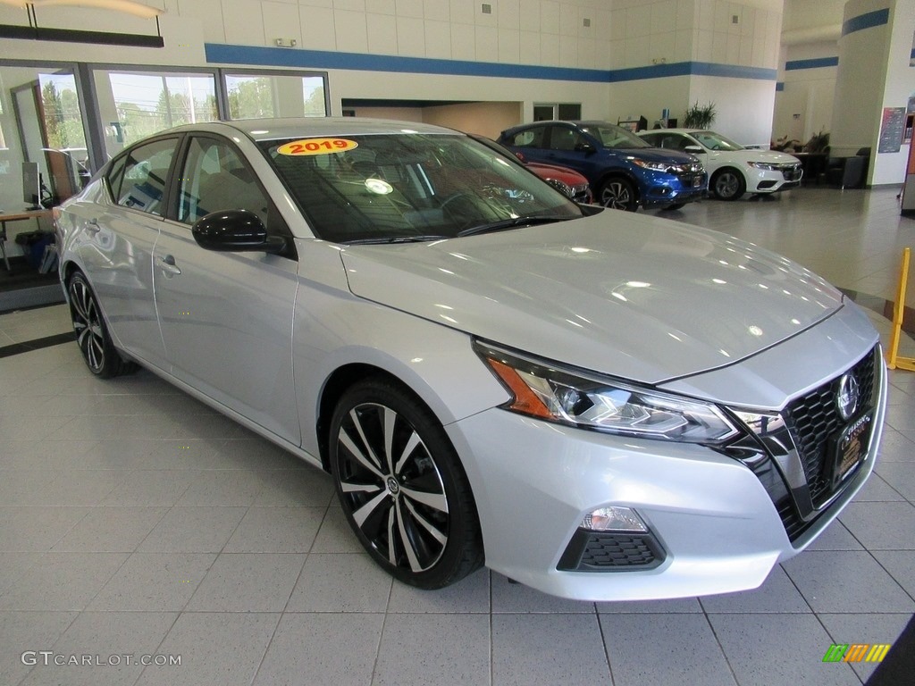 Brilliant Silver Metallic 2019 Nissan Altima SR Exterior Photo #139481322