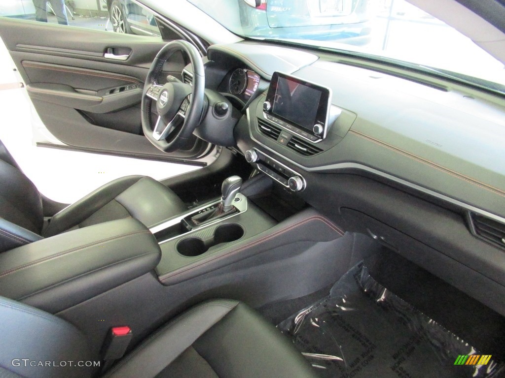 2019 Nissan Altima SR Charcoal Dashboard Photo #139481610