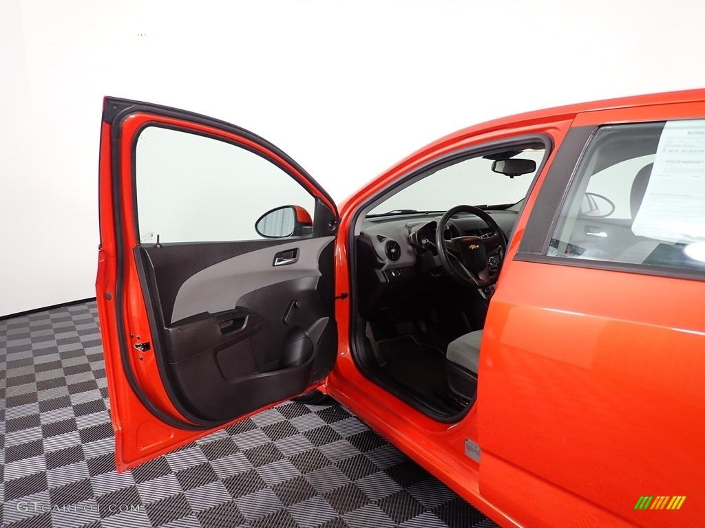 2012 Sonic LS Hatch - Inferno Orange Metallic / Jet Black/Dark Titanium photo #26