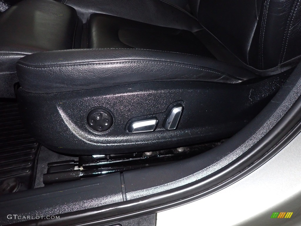 2014 A4 2.0T quattro Sedan - Ice Silver Metallic / Black photo #17