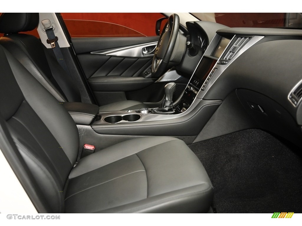 2017 Infiniti Q50 2.0t AWD Front Seat Photos