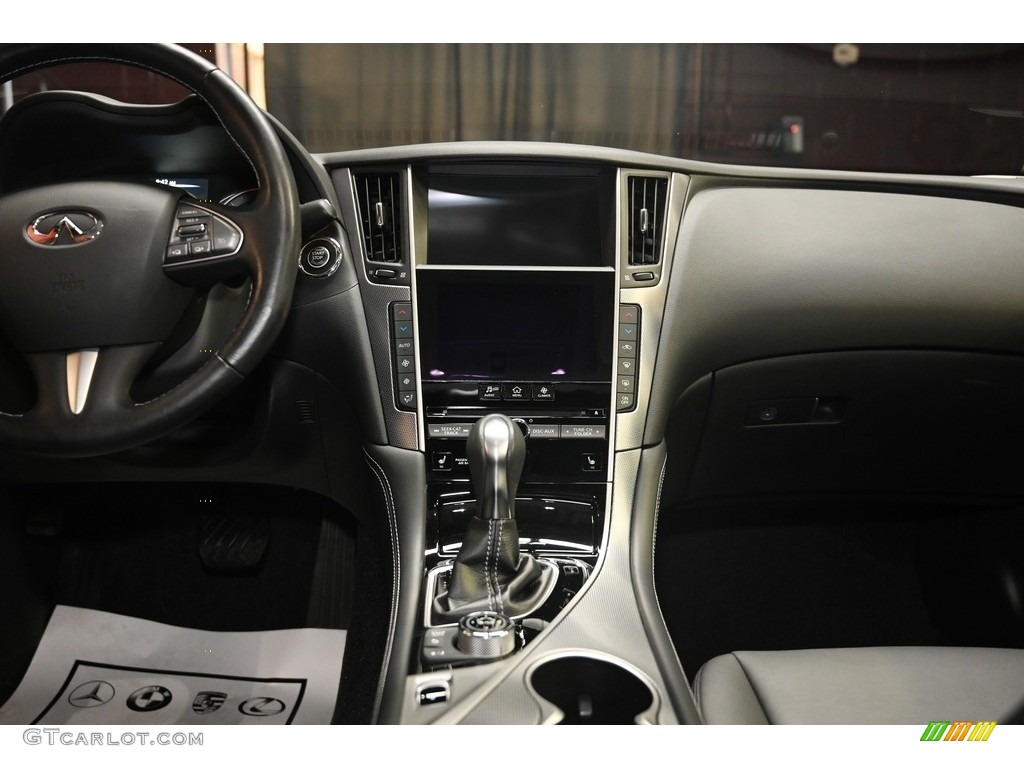 2017 Infiniti Q50 2.0t AWD Dashboard Photos