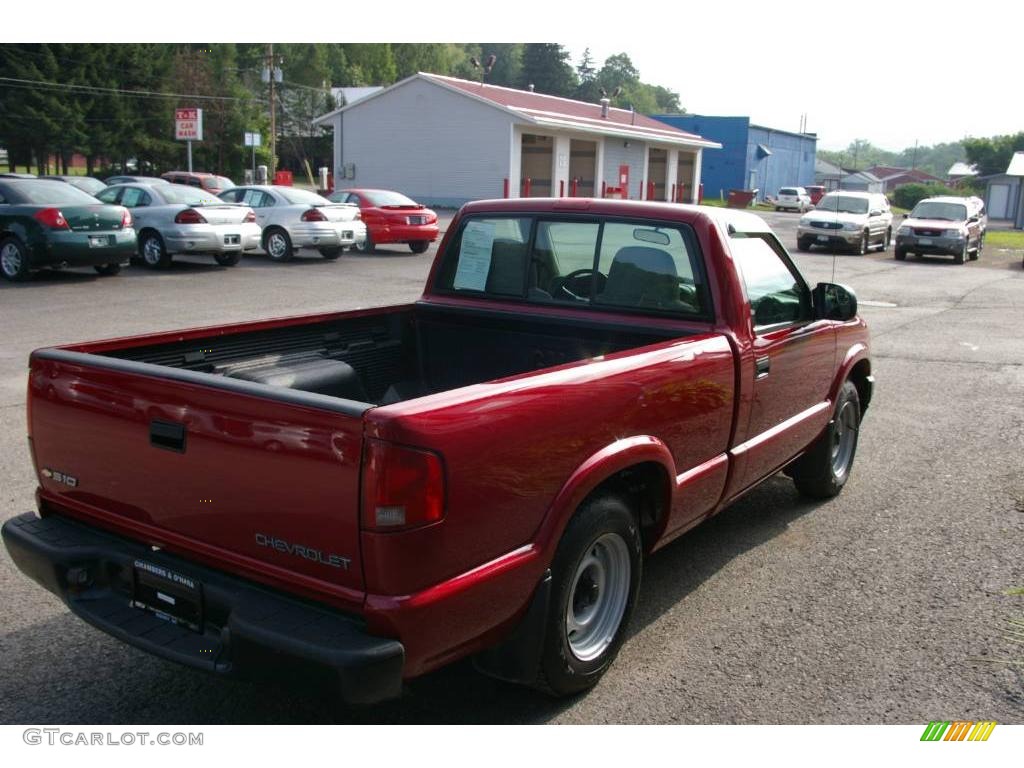 2003 S10 Regular Cab - Dark Cherry Red Metallic / Medium Gray photo #8