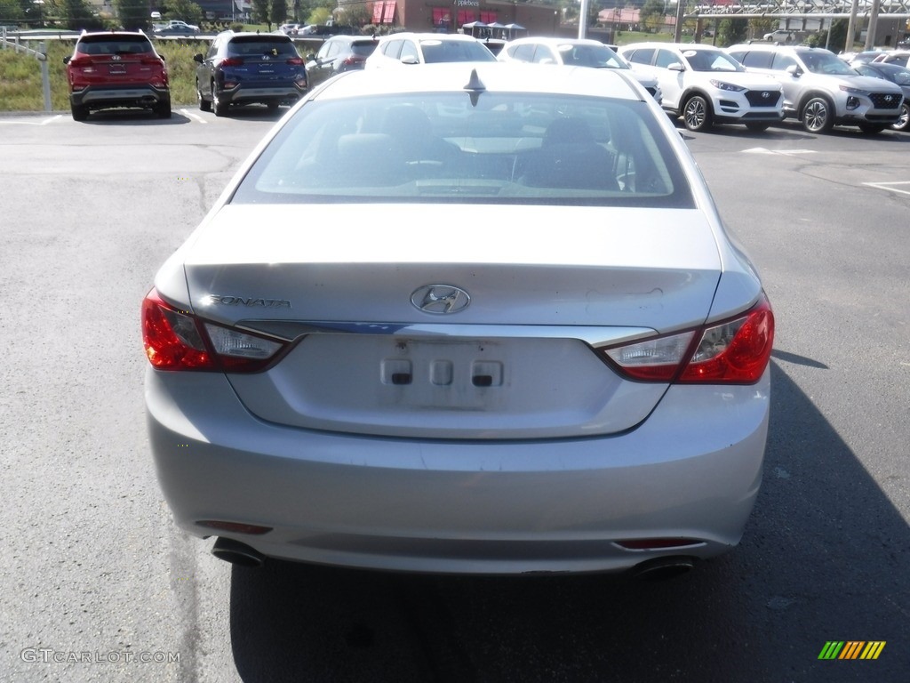 2011 Sonata SE - Radiant Silver / Gray photo #9