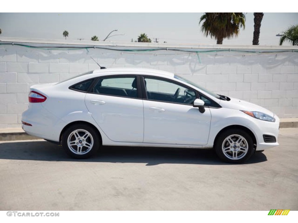 2019 Fiesta SE Sedan - Oxford White / Charcoal Black photo #14