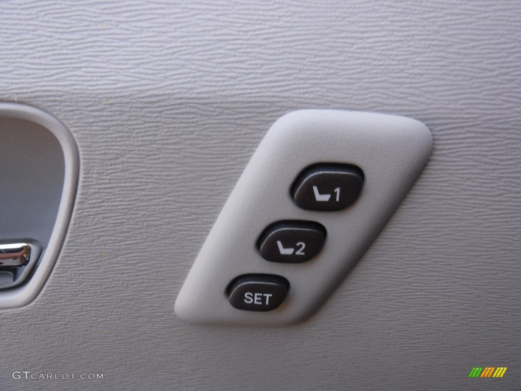 2013 Venza XLE AWD - Classic Silver Metallic / Ivory photo #19