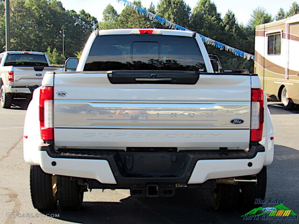 2017 F450 Super Duty Platinum Crew Cab 4x4 - White Platinum / Black/Brunello photo #4