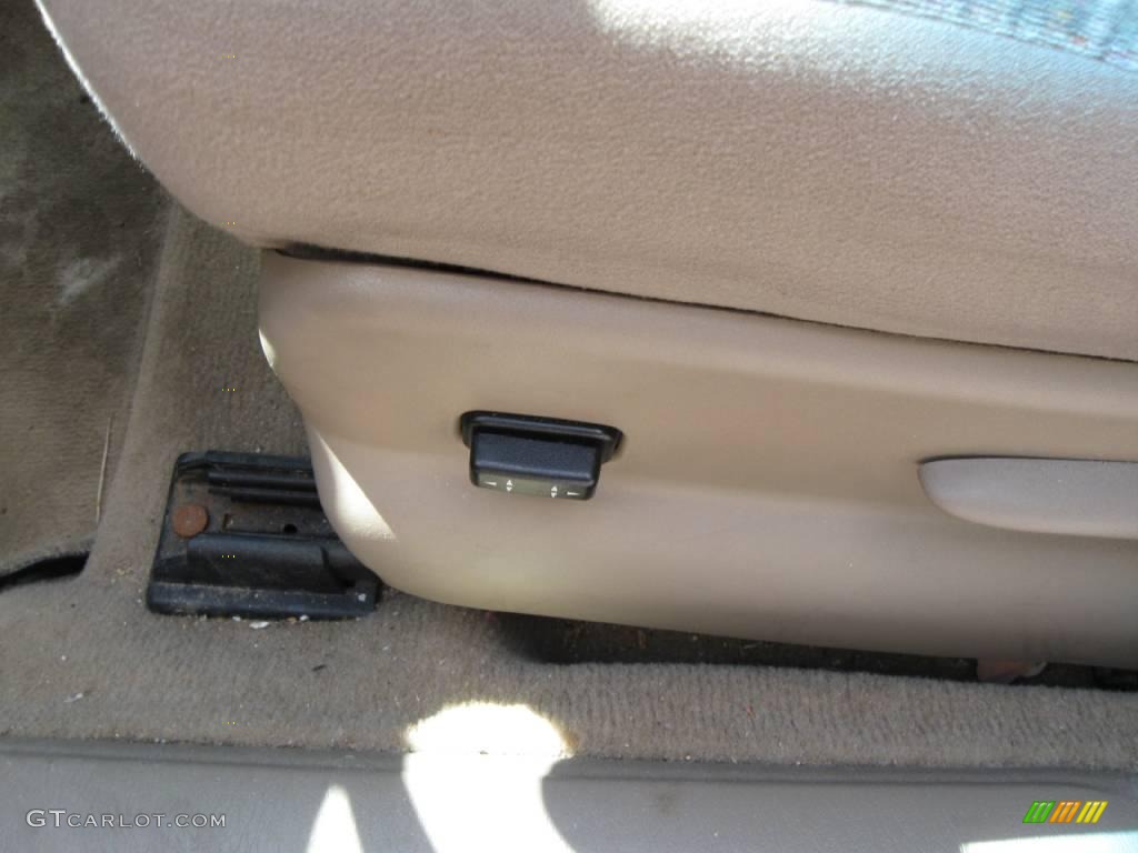 2003 Century Custom - Light Sandrift Metallic / Taupe photo #6