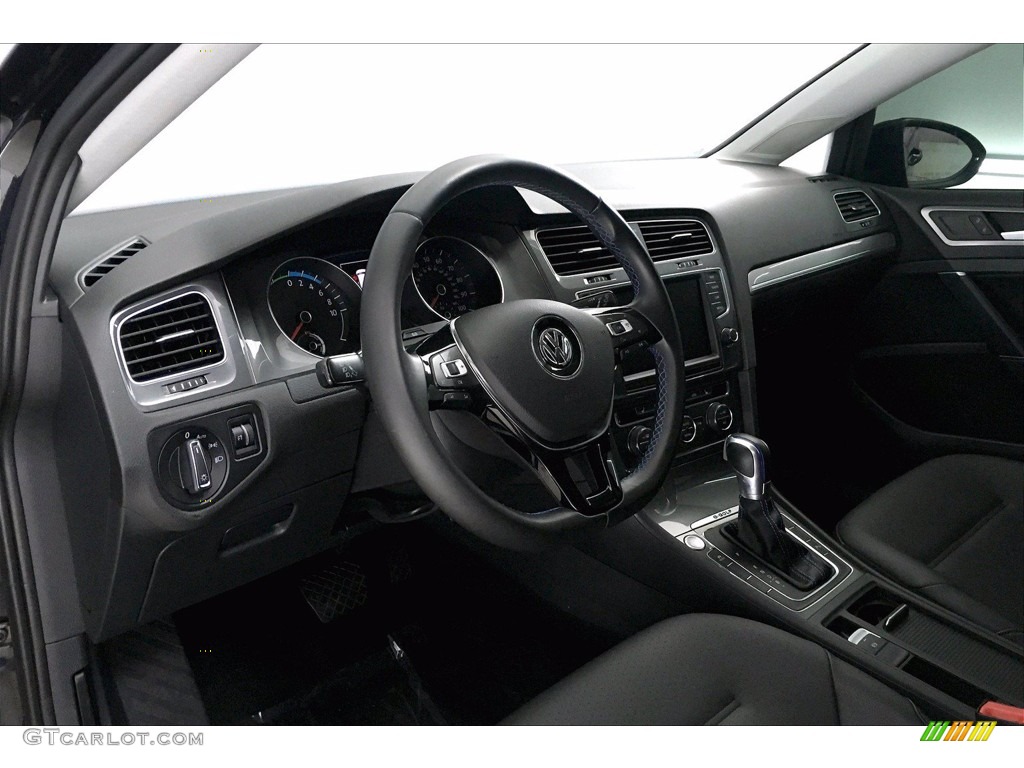 2016 Volkswagen e-Golf SEL Premium Dashboard Photos