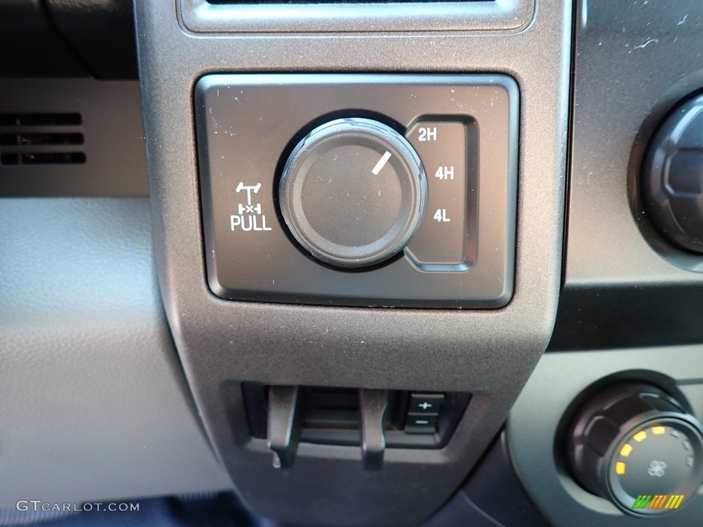 2020 Ford F250 Super Duty XL Regular Cab 4x4 Controls Photo #139503583