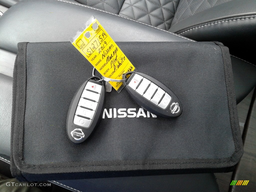 2019 Nissan Murano Platinum Keys Photos