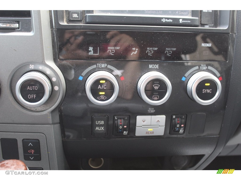 2015 Toyota Sequoia Platinum Controls Photos