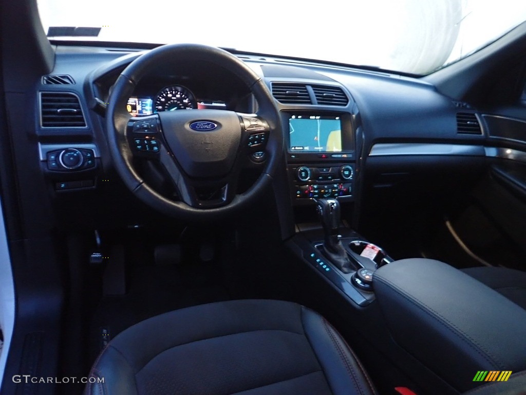 2018 Explorer XLT 4WD - Oxford White / Ebony Black photo #18