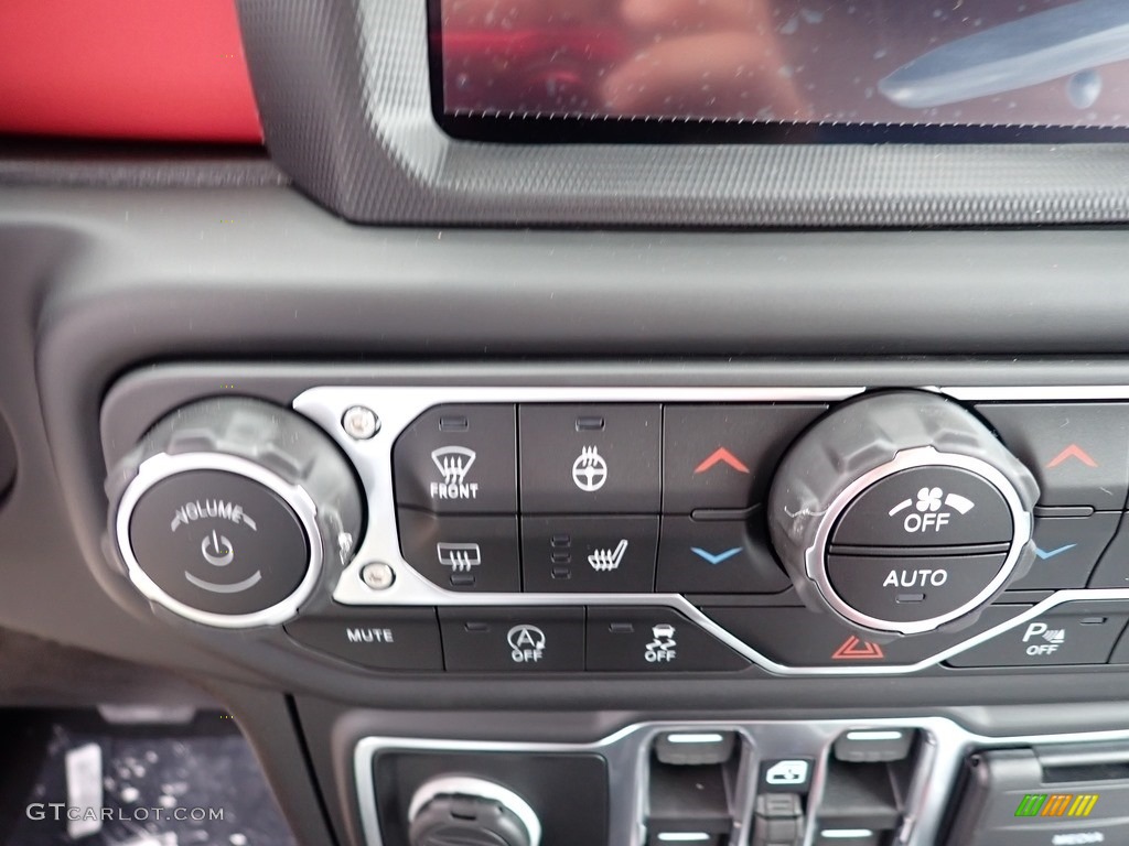 2021 Jeep Gladiator Rubicon 4x4 Controls Photo #139518087