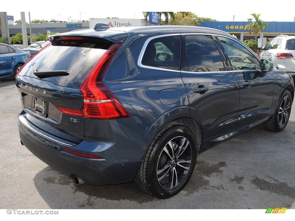 2018 XC60 T5 AWD Momentum - Denim Blue Metallic / Amber photo #9