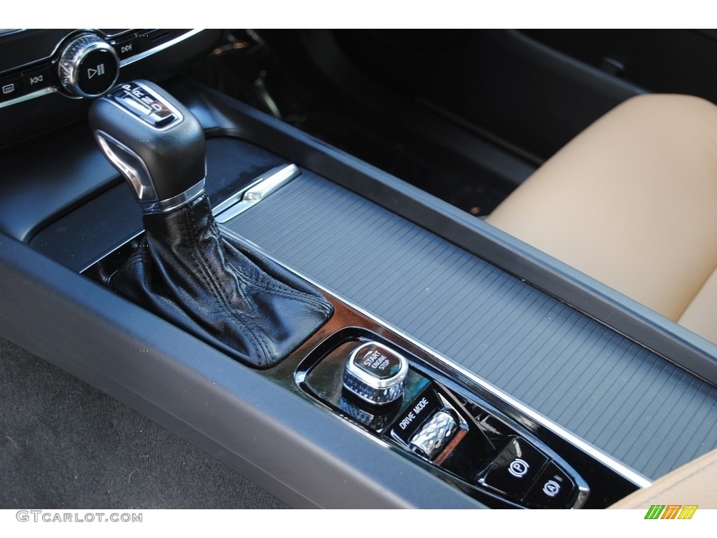 2018 XC60 T5 AWD Momentum - Denim Blue Metallic / Amber photo #14