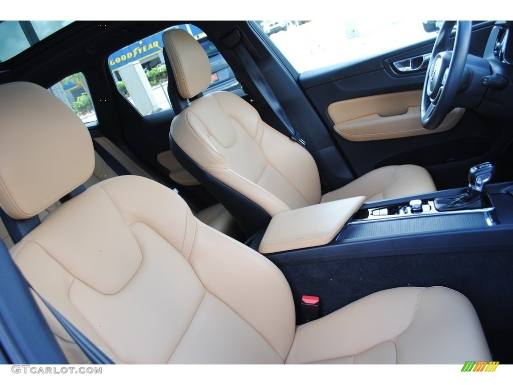 2018 XC60 T5 AWD Momentum - Denim Blue Metallic / Amber photo #19