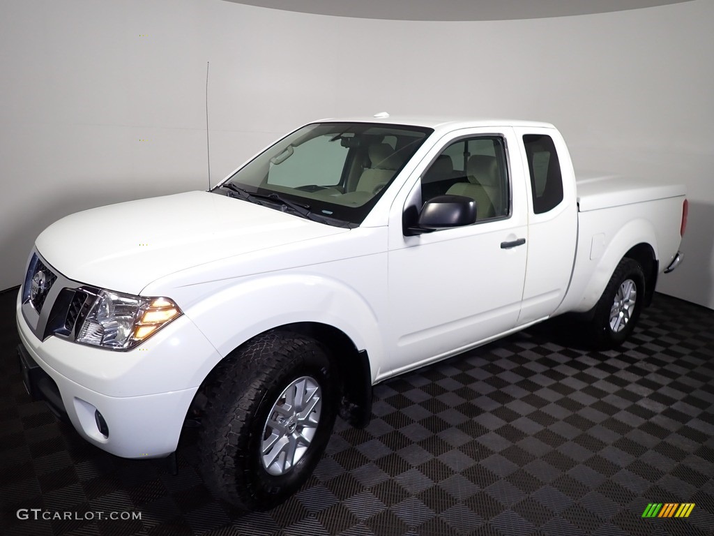 Glacier White 2017 Nissan Frontier SV King Cab 4x4 Exterior Photo #139524417