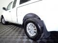 Glacier White - Frontier SV King Cab 4x4 Photo No. 9