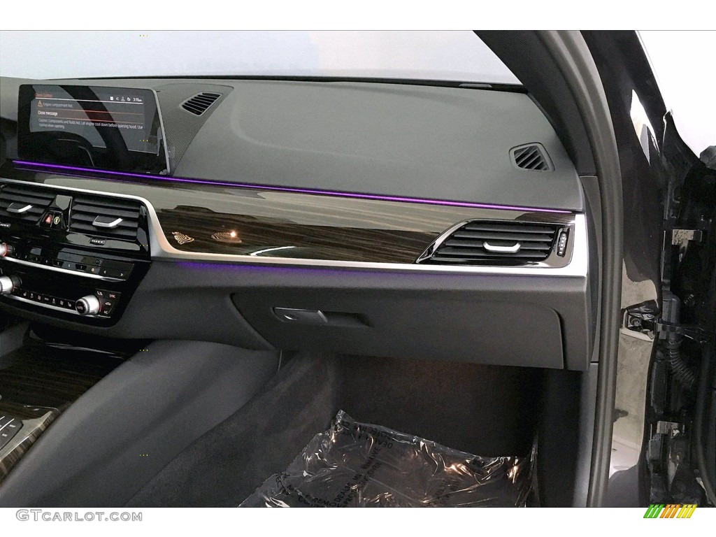 2020 5 Series 530i Sedan - Dark Graphite Metallic / Black photo #22