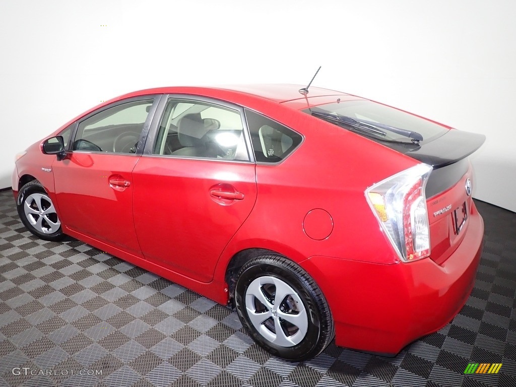 2013 Prius Two Hybrid - Barcelona Red Metallic / Dark Gray photo #9