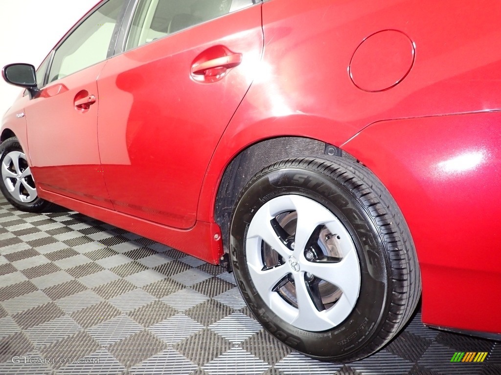 2013 Prius Two Hybrid - Barcelona Red Metallic / Dark Gray photo #10