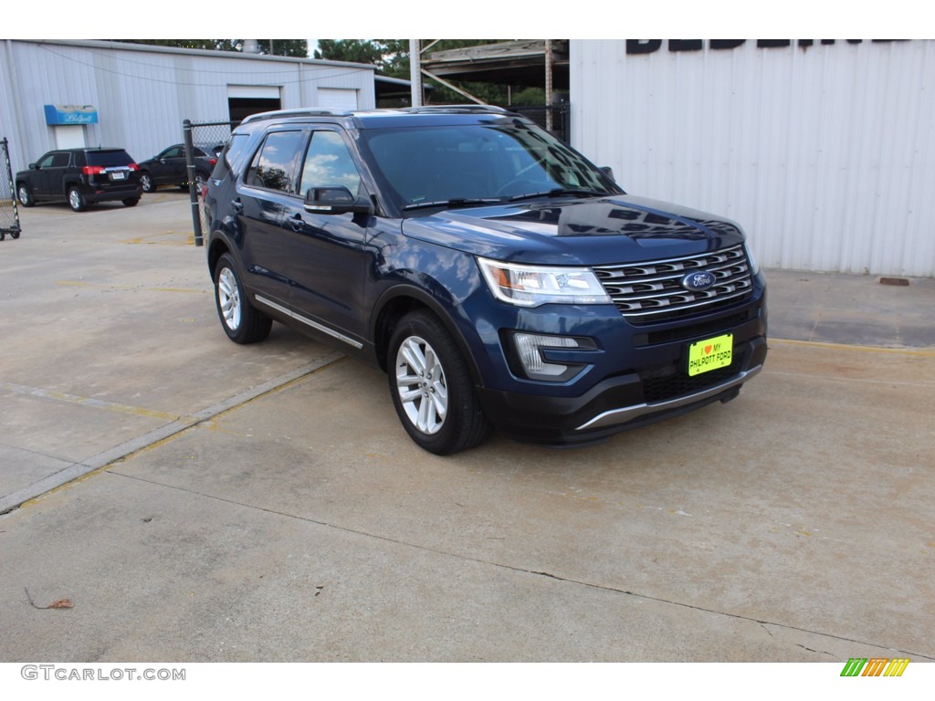 2017 Explorer XLT - Blue Jeans / Ebony Black photo #2