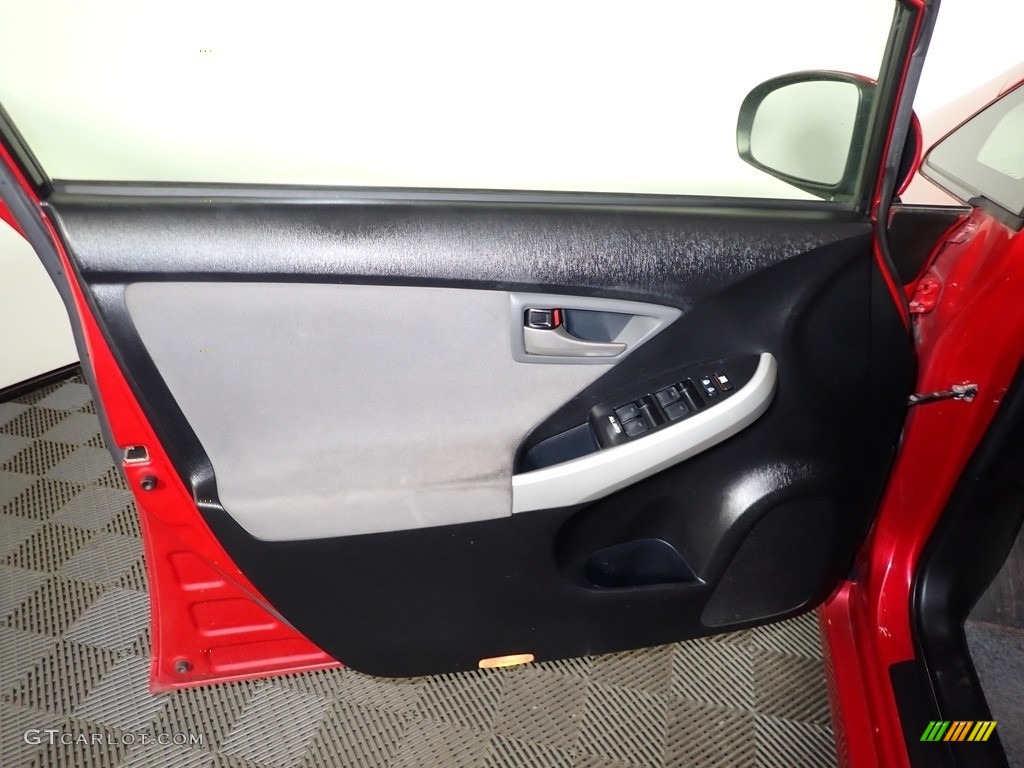 2013 Prius Two Hybrid - Barcelona Red Metallic / Dark Gray photo #17