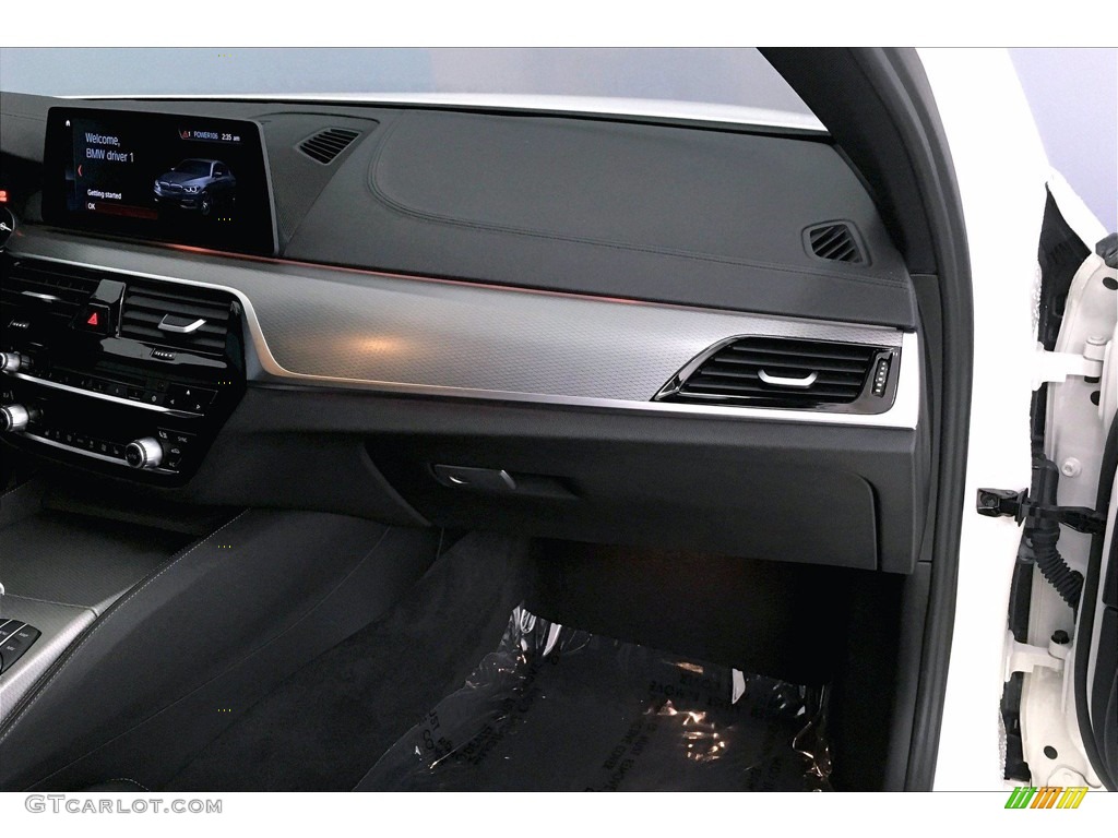 2017 5 Series 540i Sedan - Alpine White / Black photo #22