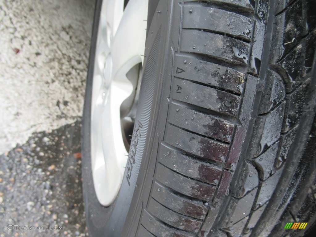 2010 Elantra SE - Liquid Silver / Gray photo #7