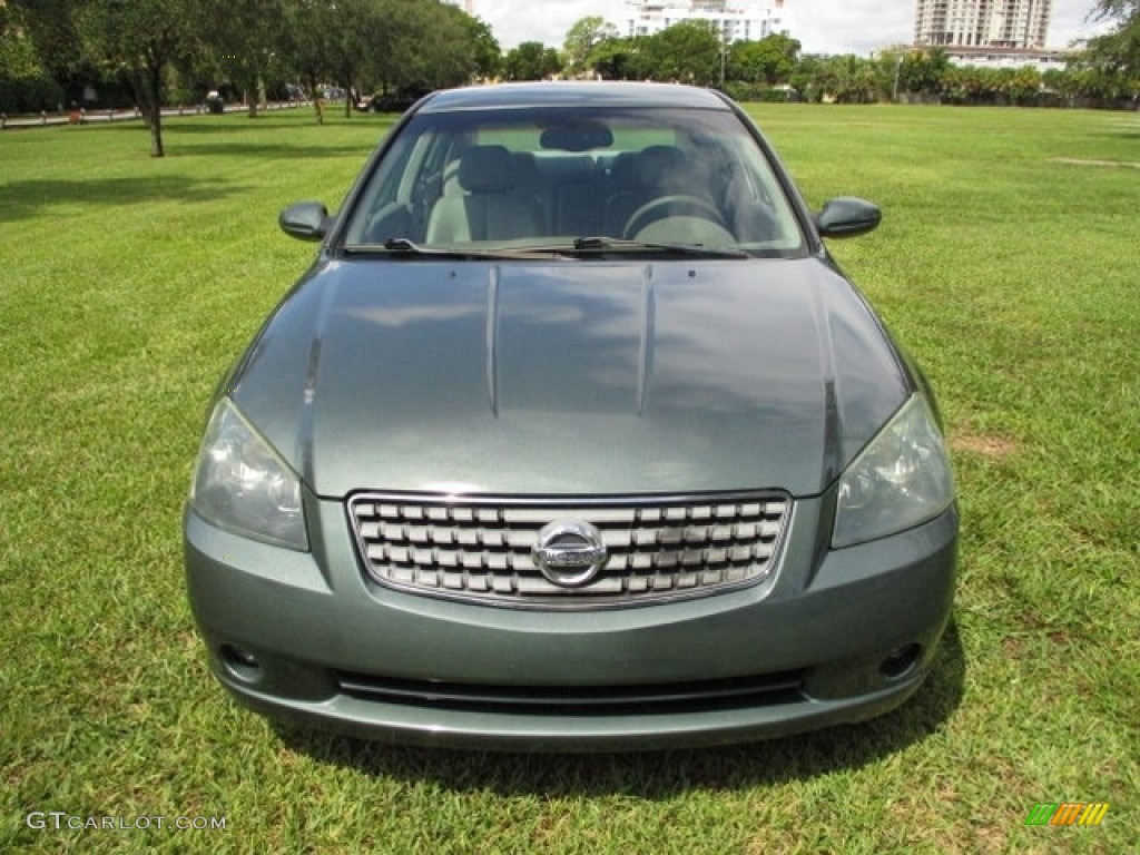 2005 Altima 2.5 S - Mystic Emerald Green / Blond photo #15