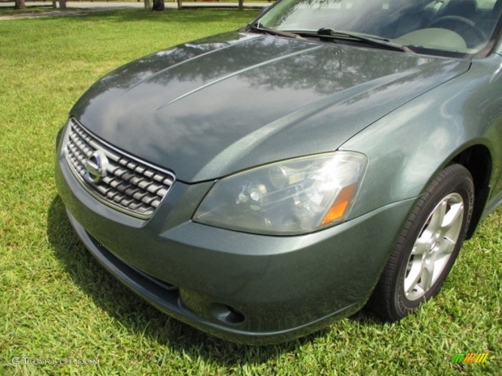 2005 Altima 2.5 S - Mystic Emerald Green / Blond photo #21